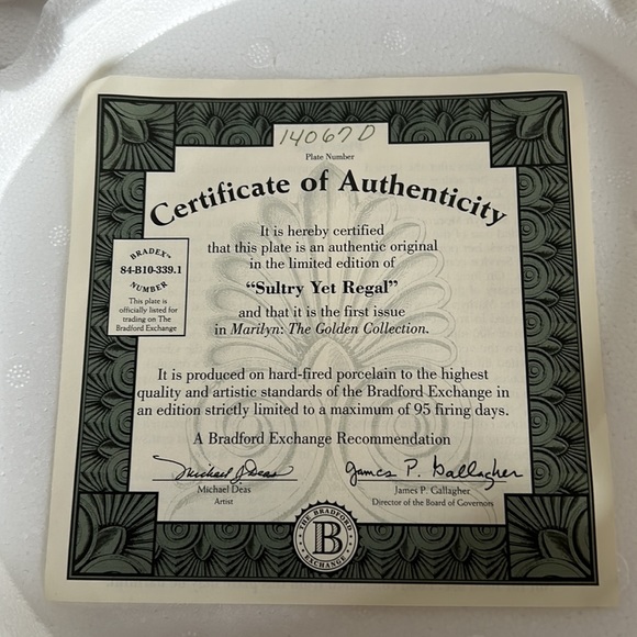 Marilyn Monroe collector plate - Picture 6 of 9